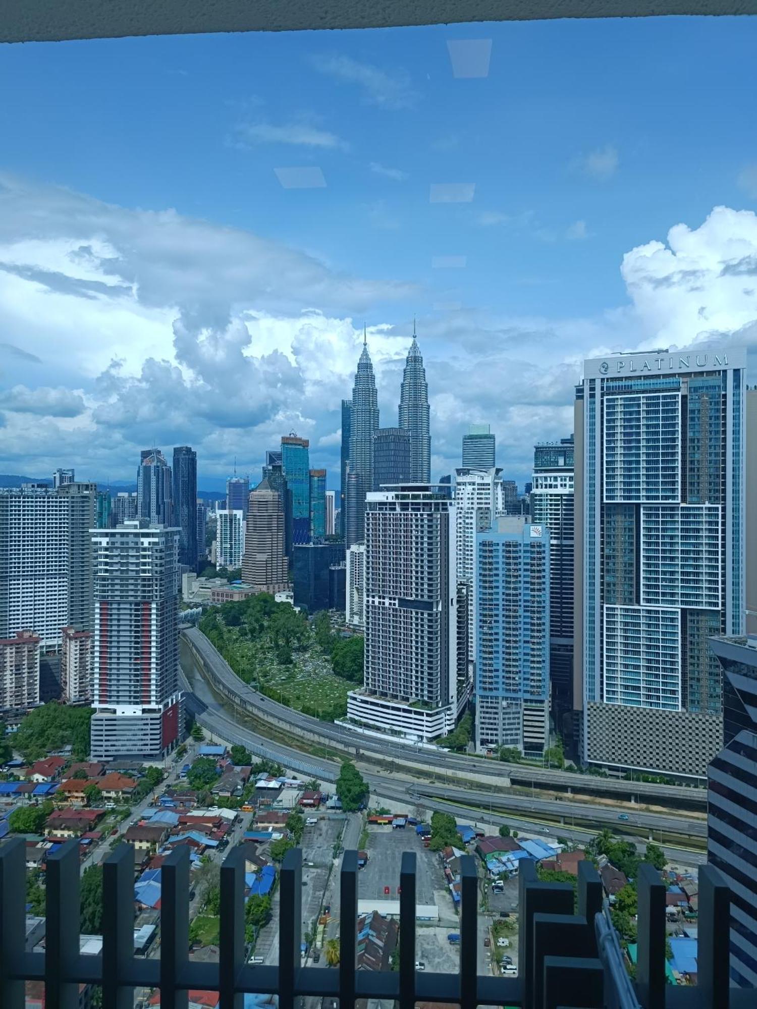 Cl 29A Insta Klcc View & Infinity Pool Appartement Kuala Lumpur Buitenkant foto